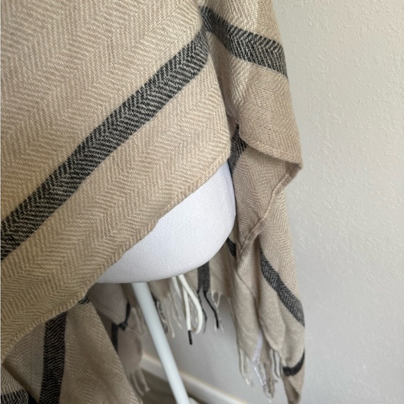 Three Dots Tan Black Checkered Cashmere Wool Blend Shawl Cardigan Womens OS - Picture 4 of 6